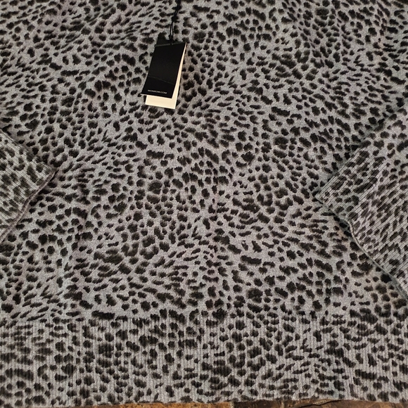 Monrow Leopard Mock Neck Cotton Cashmere Blend Black Grey xs & S NWT - Picture 3 of 6